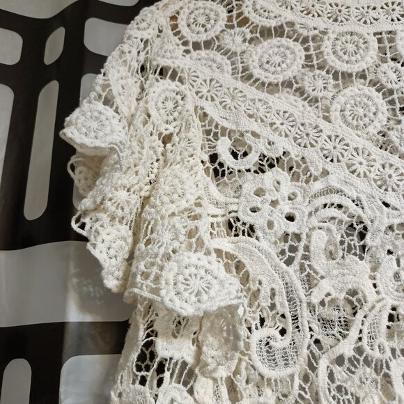 🌸 **Effortless Elegance with Adiva's Lace Flutter Sleeve Shirt!** 🌸 - Picture 2 of 5